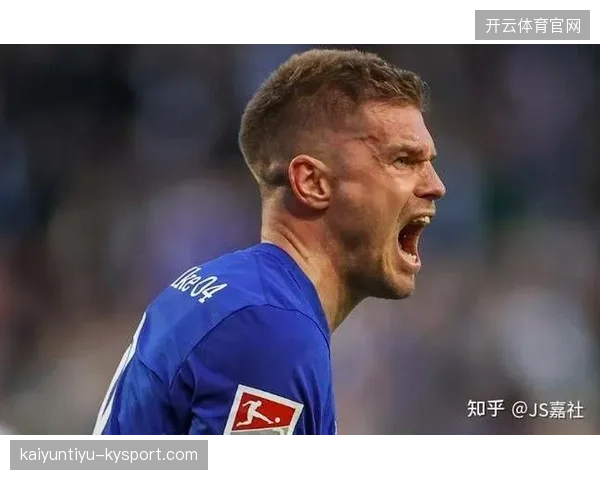 沙尔克内部训练赛中特罗德连线中场表现亮眼